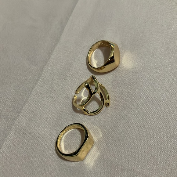 Gold jewelry bundle - Picture 4 of 5